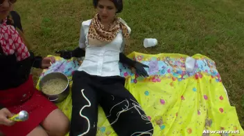 Messing Up A Perfectly Good Picnic Screencap 39 on sinx.preview.netperv.com