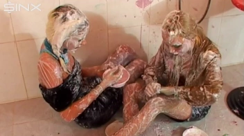 Wet and Messy Blondes Get Doused In Paint Screencap 43 on sinx.preview.netperv.com