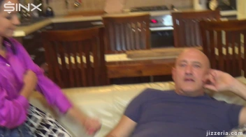 Desperate to Give Him A Blowjob Screencap 3 on sinx.preview.netperv.com