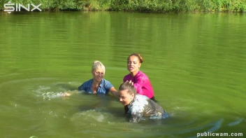 Catfighting Cuties Getting Wet And Messy Screencap 22 on sinx.preview.netperv.com