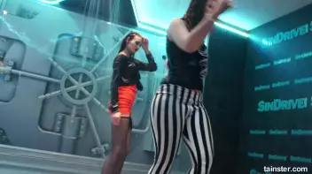 The best place for girls to get wet  Screencap 5 on sinx.preview.netperv.com