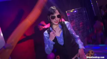 International Summer Lovin' Part 5 - Shower Cam Screencap 16 on sinx.preview.netperv.com