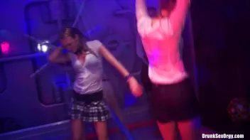 International Summer Lovin' Part 5 - Shower Cam Screencap 23 on sinx.preview.netperv.com