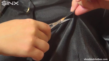 Natural Teen Blouse Ripping Fun Screencap 12 on sinx.preview.netperv.com