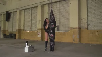 In Folie fixiert und die Nippelgefoltert mit Nadeln Screencap 15 on sinx.preview.netperv.com