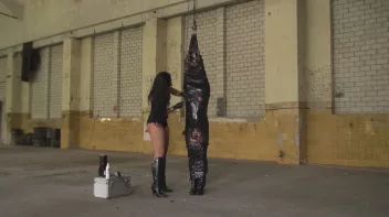 In Folie fixiert und die Nippelgefoltert mit Nadeln Screencap 23 on sinx.preview.netperv.com