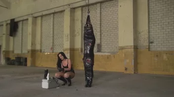 In Folie fixiert und die Nippelgefoltert mit Nadeln Screencap 29 on sinx.preview.netperv.com