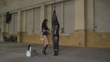 In Folie fixiert und die Nippelgefoltert mit Nadeln Screencap 32 on sinx.preview.netperv.com