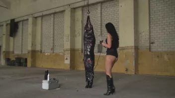 In Folie fixiert und die Nippelgefoltert mit Nadeln Screencap 40 on sinx.preview.netperv.com