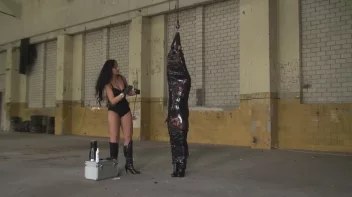 In Folie fixiert und die Nippelgefoltert mit Nadeln Screencap 41 on sinx.preview.netperv.com