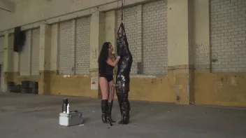 In Folie fixiert und die Nippelgefoltert mit Nadeln Screencap 47 on sinx.preview.netperv.com