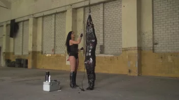 In Folie fixiert und die Nippelgefoltert mit Nadeln Screencap 50 on sinx.preview.netperv.com