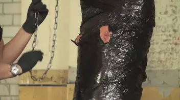 In Folie fixiert und die Nippelgefoltert mit Nadeln Screencap 61 on sinx.preview.netperv.com