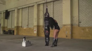 In Folie fixiert und die Nippelgefoltert mit Nadeln Screencap 8 on sinx.preview.netperv.com