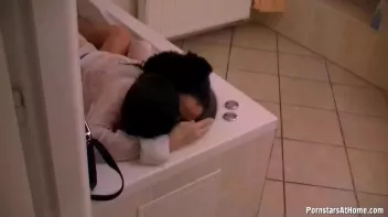 Wet Those White Tops Down! Screencap 102 on sinx.preview.netperv.com