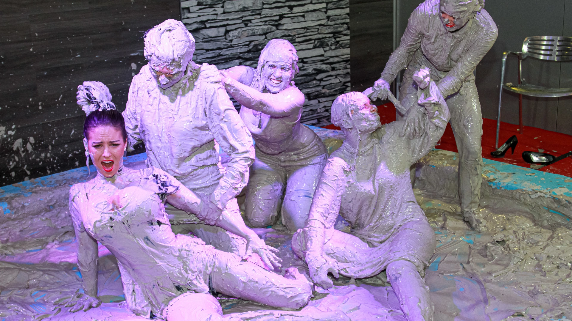 Referee Gets Wrestled Into The Mud During Match on sinx.preview.netperv.com