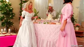 Wedding Cake Catfight Screencap 9 on sinx.preview.netperv.com