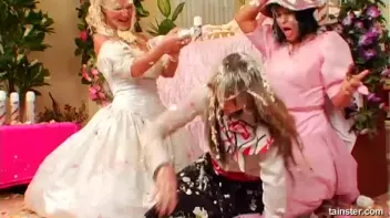 Wedding Cake Catfight Screencap 44 on sinx.preview.netperv.com