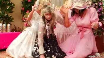 Wedding Cake Catfight Screencap 45 on sinx.preview.netperv.com