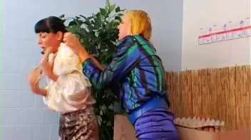 Head To Toe In Egg Yolk Screencap 16 on sinx.preview.netperv.com