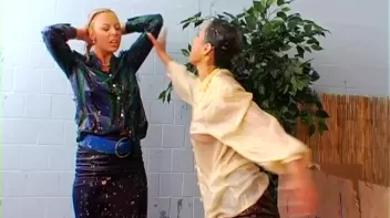 Head To Toe In Egg Yolk Screencap 52 on sinx.preview.netperv.com