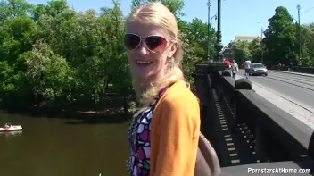 Blowjob Cruisin' Through The City Screencap 4 on sinx.preview.netperv.com