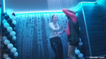 The Wetlook Vibe Is Very Alive! Screencap 37 on sinx.preview.netperv.com
