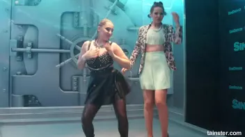 Sexy ladies getting wetter and wetter Screencap 59 on sinx.preview.netperv.com