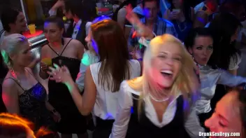 International Summer Lovin' Part 1 - Shower Cam Screencap 9 on sinx.preview.netperv.com