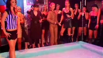 Sharka Blue In a Messy Gel Smackdown Screencap 8 on sinx.preview.netperv.com