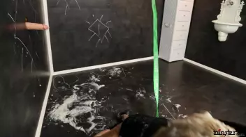 Uma’s curiosity leads to a cum bath Screencap 117 on sinx.preview.netperv.com