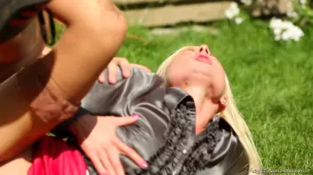 Sun Bathing And Golden Showers Screencap 44 on sinx.preview.netperv.com