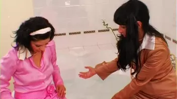 Sensual Shampoo In The Bath Screencap 6 on sinx.preview.netperv.com