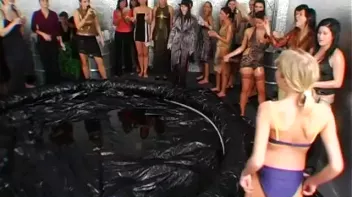 Slip-and-Slide Oil Battle Screencap 3 on sinx.preview.netperv.com