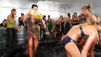 Slip-and-Slide Oil Battle Screencap 30 on sinx.preview.netperv.com