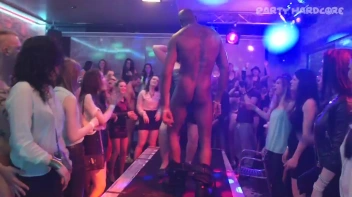 Party Hardcore Gone Crazy Vol. 27 Part 2 - Cam 2 Screencap 114 on sinx.preview.netperv.com