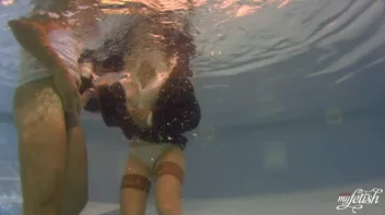 Underwater Suck and Fuck Screencap 88 on sinx.preview.netperv.com