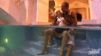 Underwater Suck and Fuck Screencap 56 on sinx.preview.netperv.com