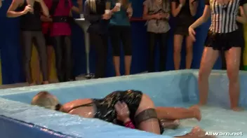 Glamorous Goo Girls Screencap 22 on sinx.preview.netperv.com