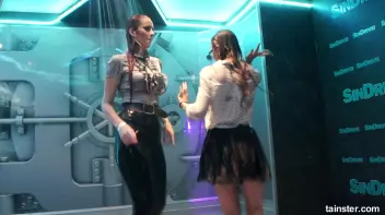Wet amateur girls go berzerk Screencap 25 on sinx.preview.netperv.com