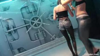 Wet amateur girls go berzerk Screencap 4 on sinx.preview.netperv.com