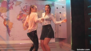 What a Wet and Wonderful World! Screencap 23 on sinx.preview.netperv.com