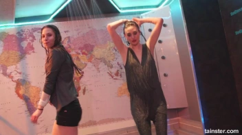 What a Wet and Wonderful World! Screencap 74 on sinx.preview.netperv.com