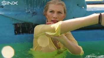 Sexy Blonde Swims And Splashes In Outdoor Pool Screencap 56 on sinx.preview.netperv.com