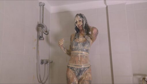 Latest deal - Corrinna's Messy Debut