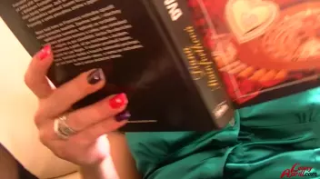 Giving Vivien A Helping Fist Screencap 3 on sinx.preview.netperv.com