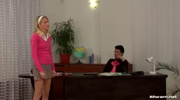 Prankster Teeny Gets Her Just Desserts! Screencap 8 on sinx.preview.netperv.com