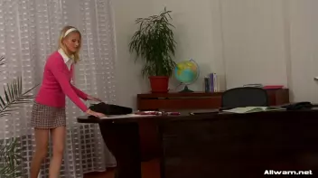 Prankster Teeny Gets Her Just Desserts! Screencap 17 on sinx.preview.netperv.com