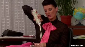 Prankster Teeny Gets Her Just Desserts! Screencap 23 on sinx.preview.netperv.com