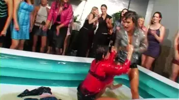 Oil Fighting Till They're Naked Screencap 17 on sinx.preview.netperv.com